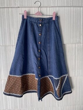Jesica’s  Gunnies …San Francsiso Button-Front A-Line Skirt with Brown